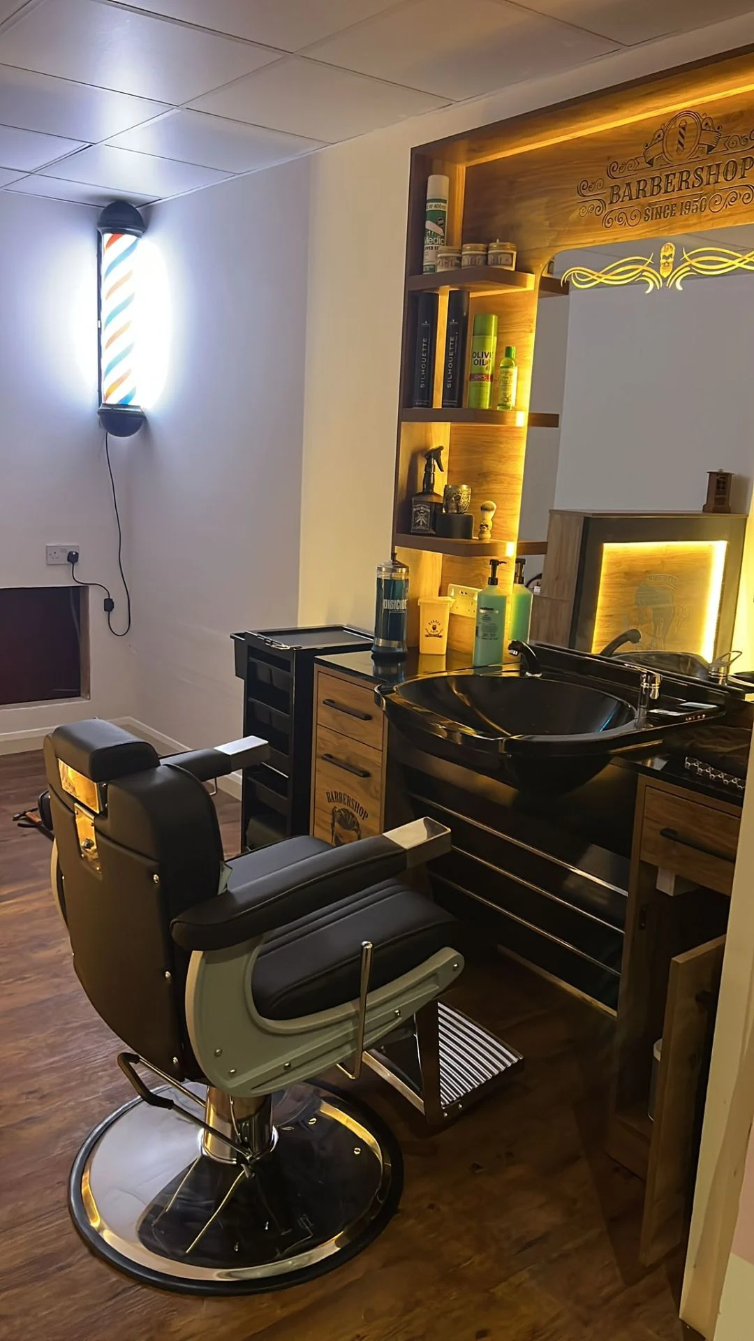 Barber Unit with Sink & Led Light